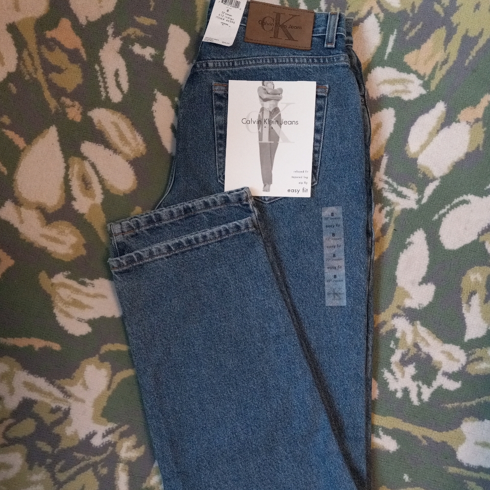 Calvin Klien Easy Fit Jeans 90's Relaxed Tappered Leg NWT Attatched Women's US 8
